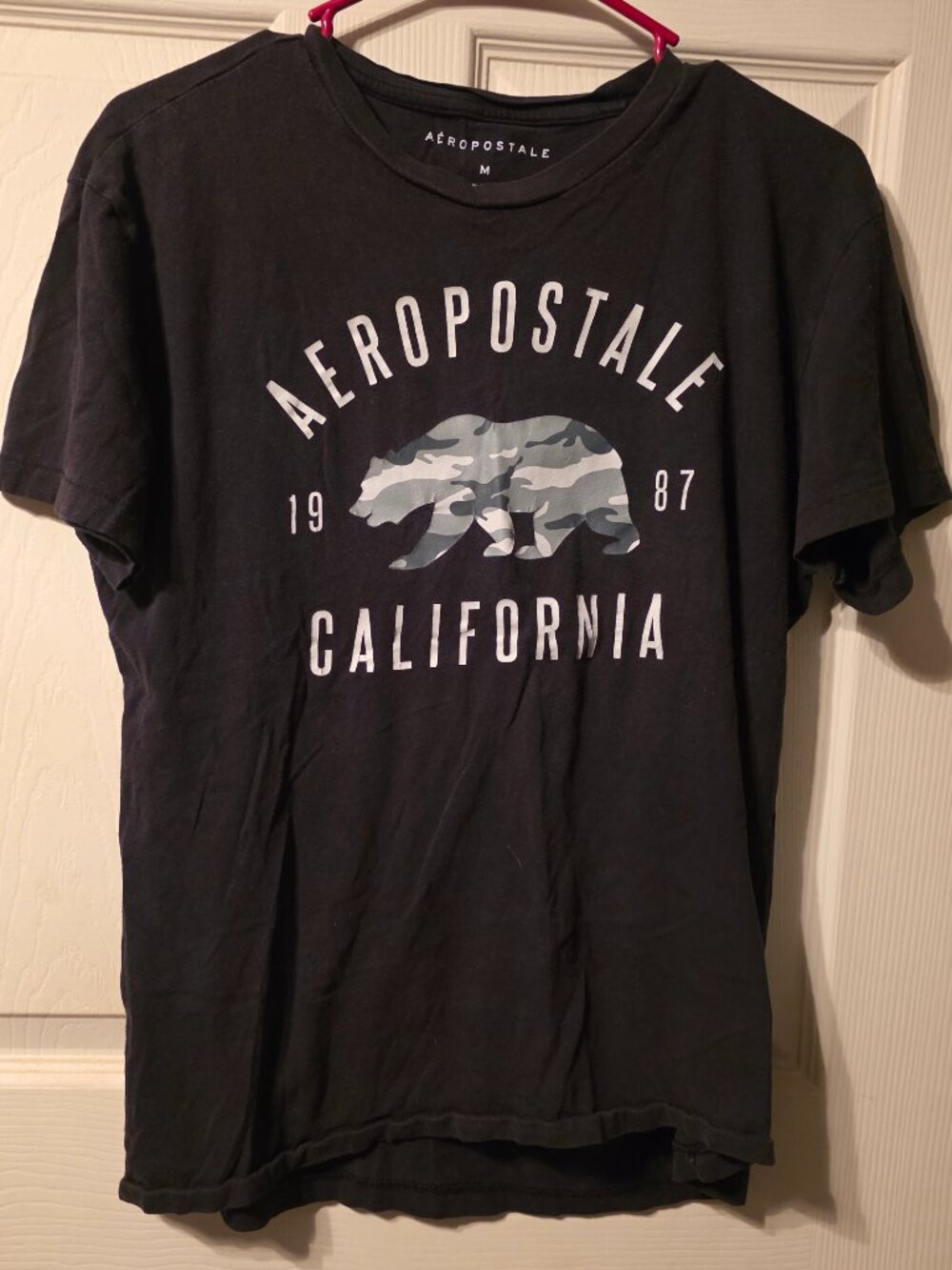 Aeropostale Black 'California' Graphic T-Shirt Medium